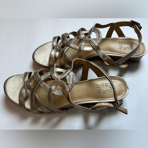Naturalizer Raine Strappy Low Heeled Sandals ๐ - Picture 3 of 7